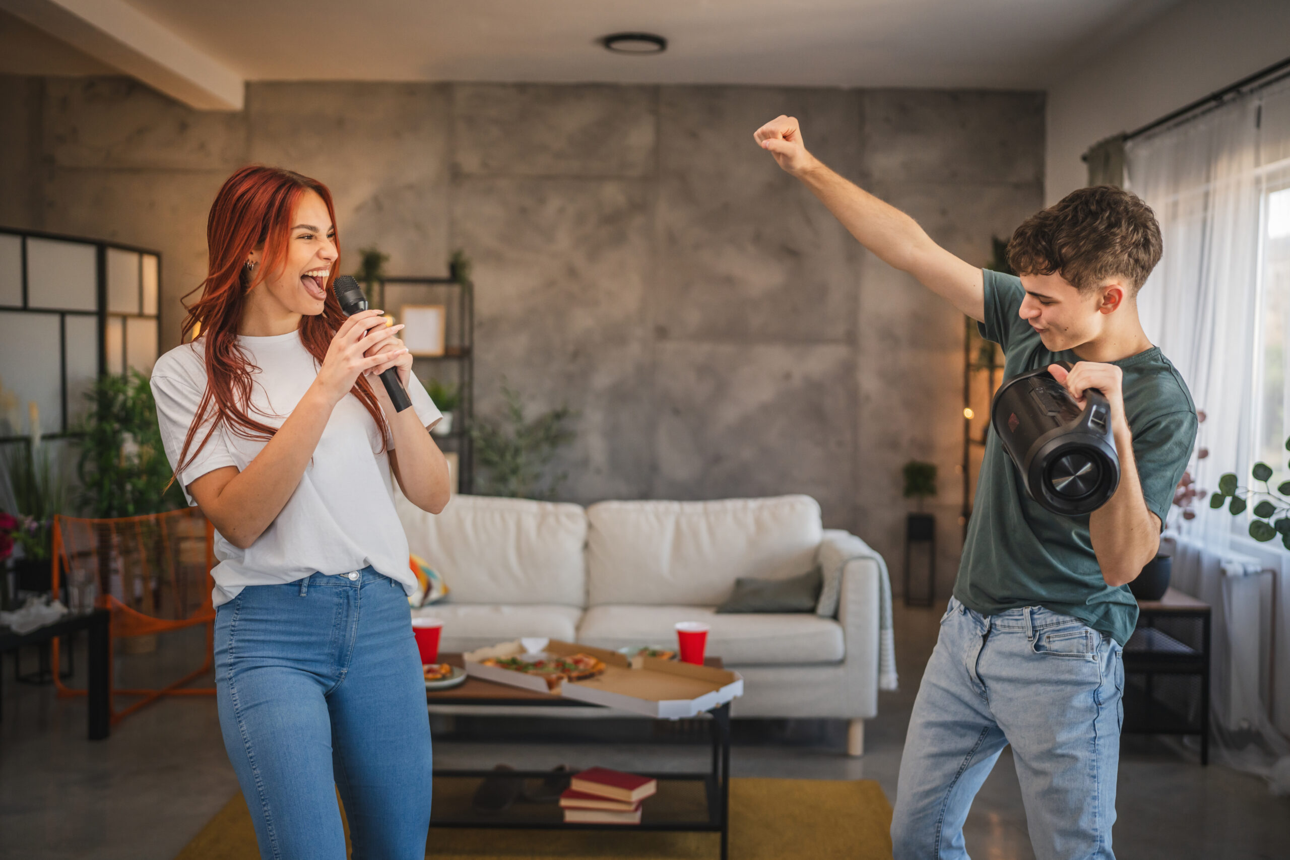 Turn Your Living Room into a Karaoke Stage: Hosting Tips for Unforgettable Nights!